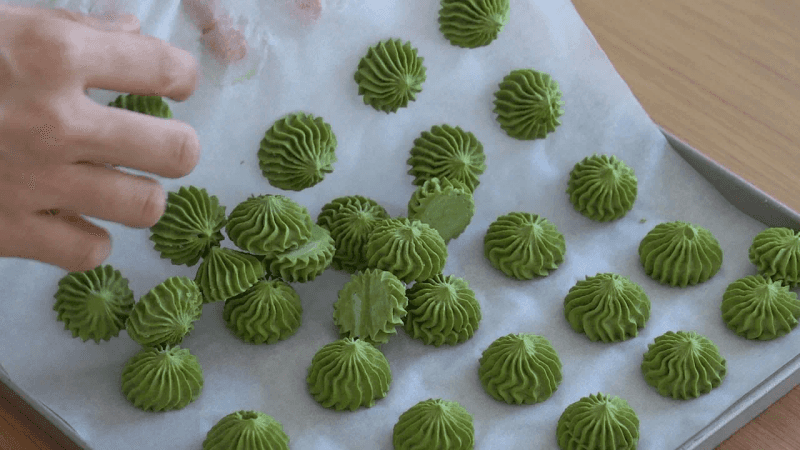 Healthy Matcha Ice Cream (No Cream, No Sugar)