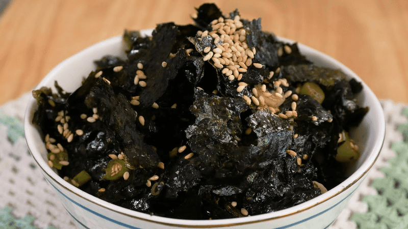 Seasoned seaweed side dish (Gim-muchim: 김무침)