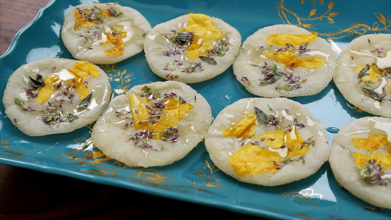 Sweet rice cakes with edible flowers (Hwajeon)