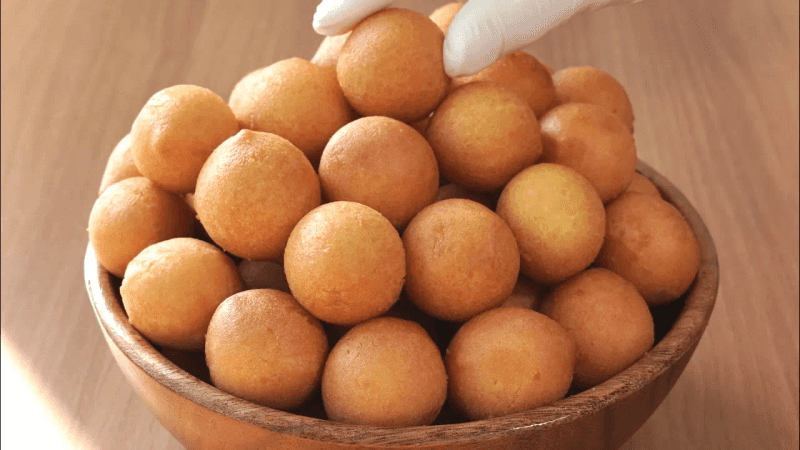 If you're looking for a simple snack, definitely try making it! The ingredients are very simple!