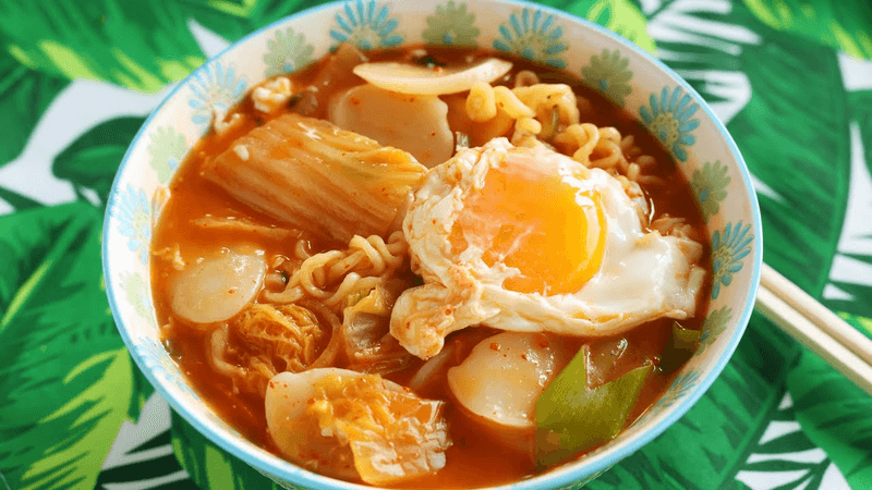 Tteok-Ramyeon (Korean ramyeon with rice cake) Thumbnail