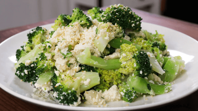 Broccoli with Tofu (Broccoli dubu-muchim) Thumbnail